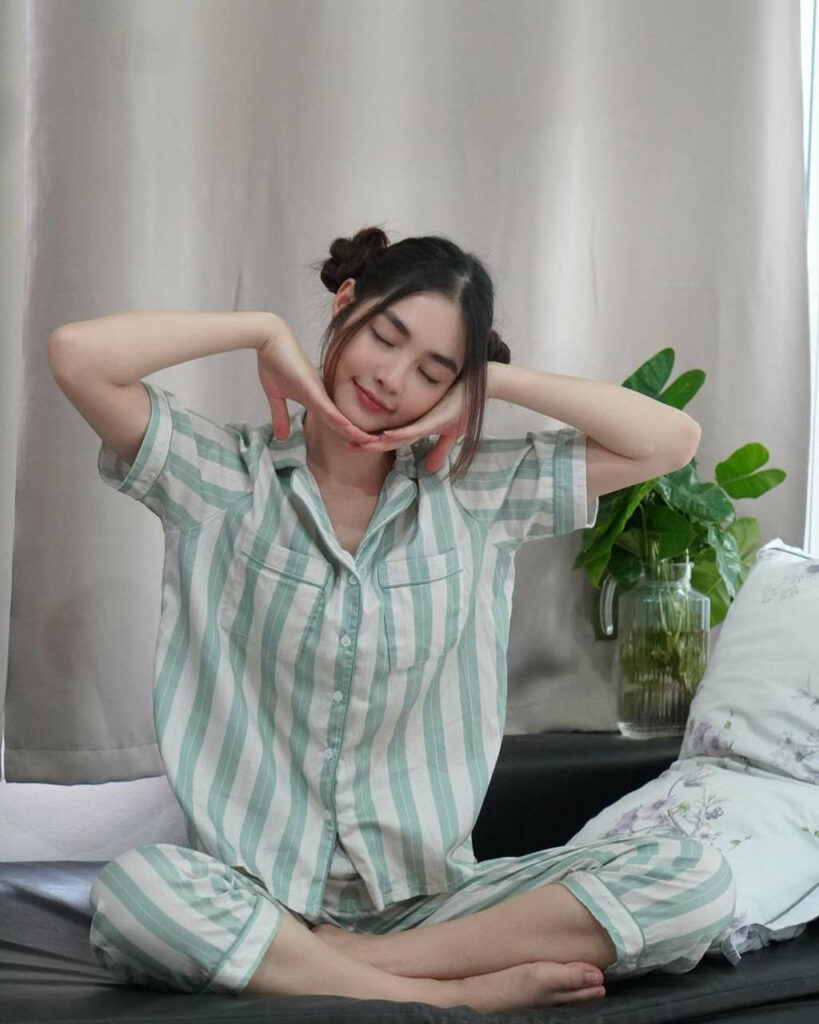 Ranchrawee Uakoolwarawat Feet (8 photos)