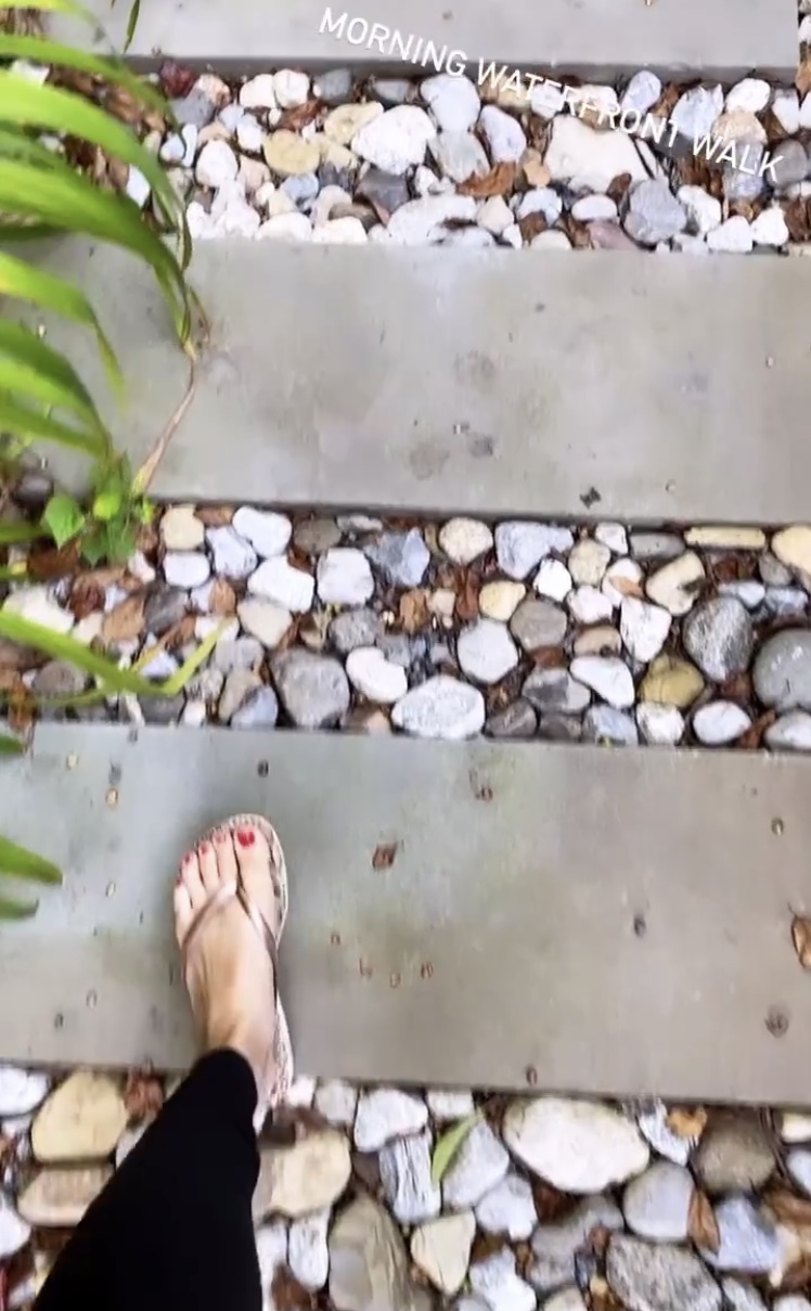 Hallie Jackson Feet