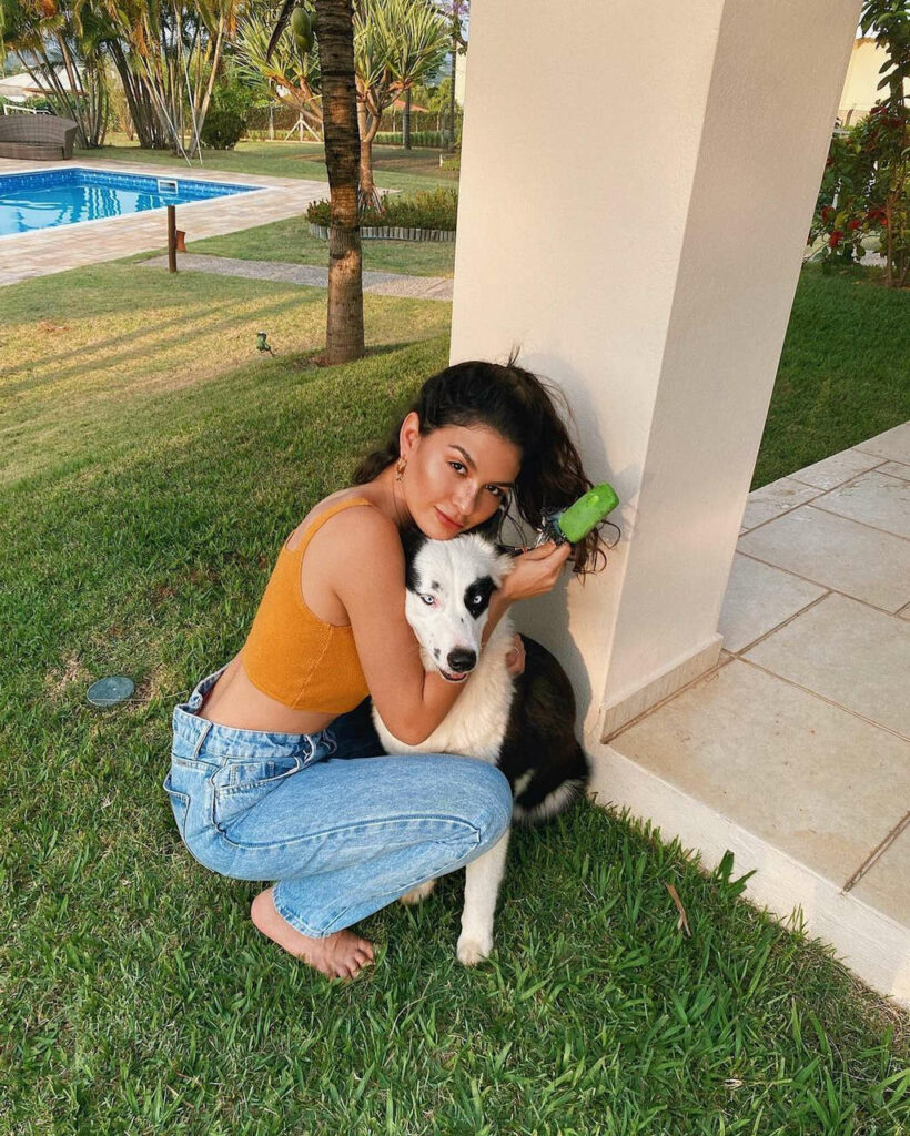 Allana Lopes Feet (3 images)