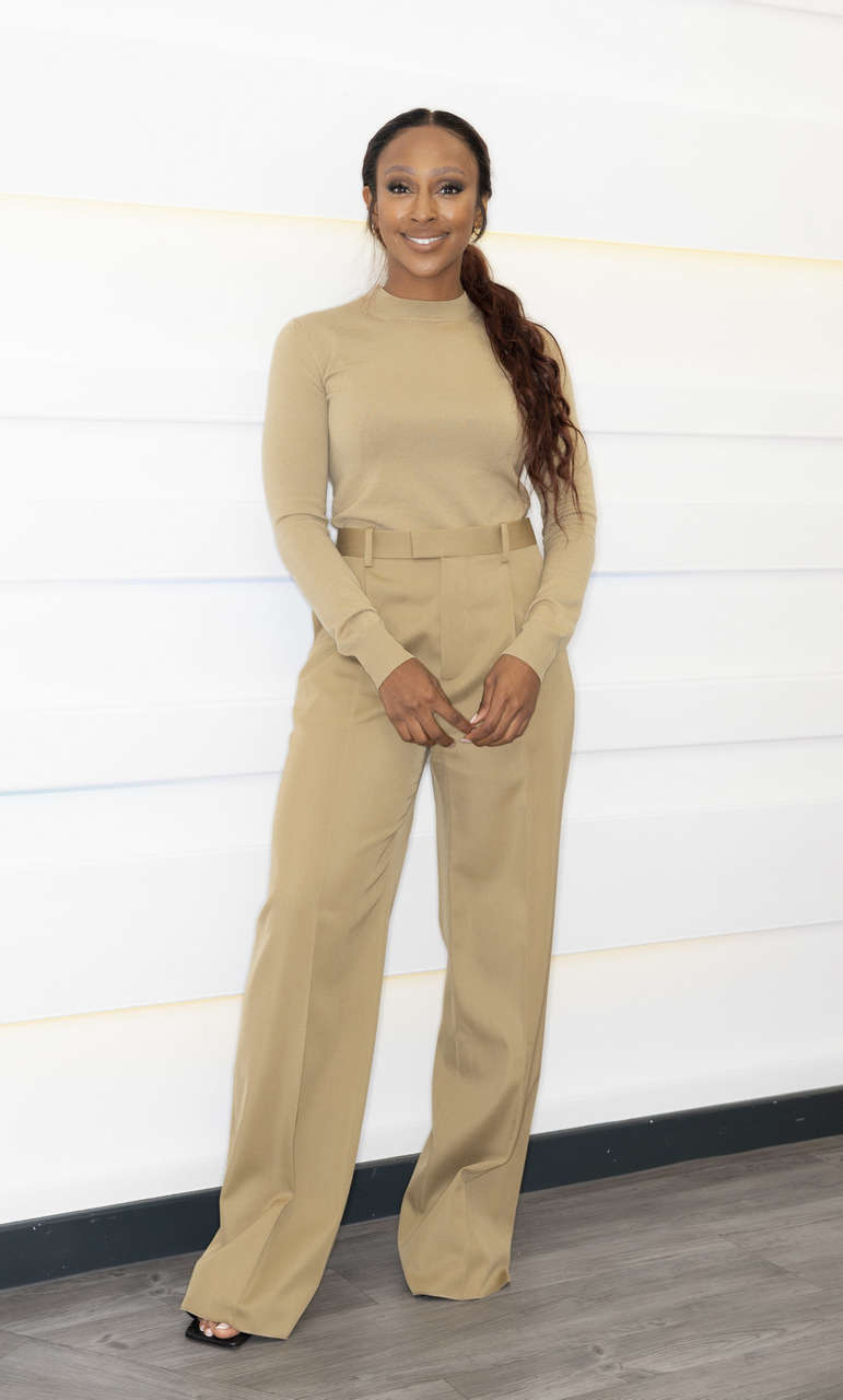 Alexandra Burke Feet