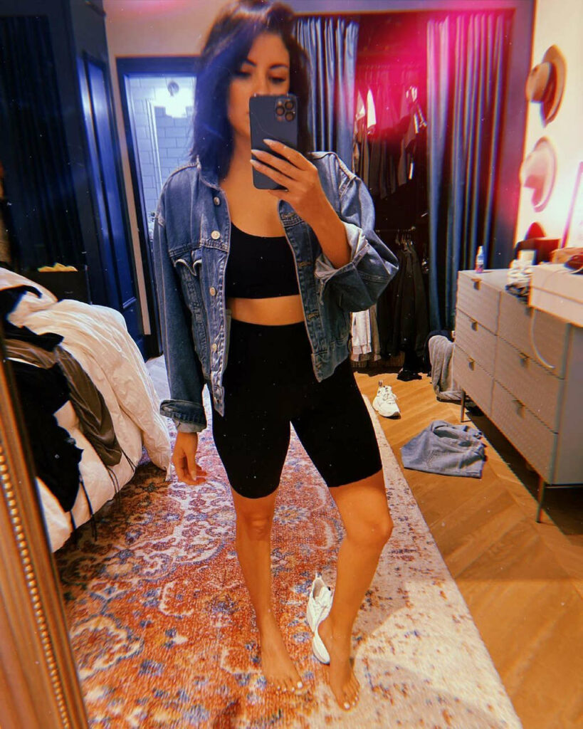 Nada Taha Feet (3 photos)