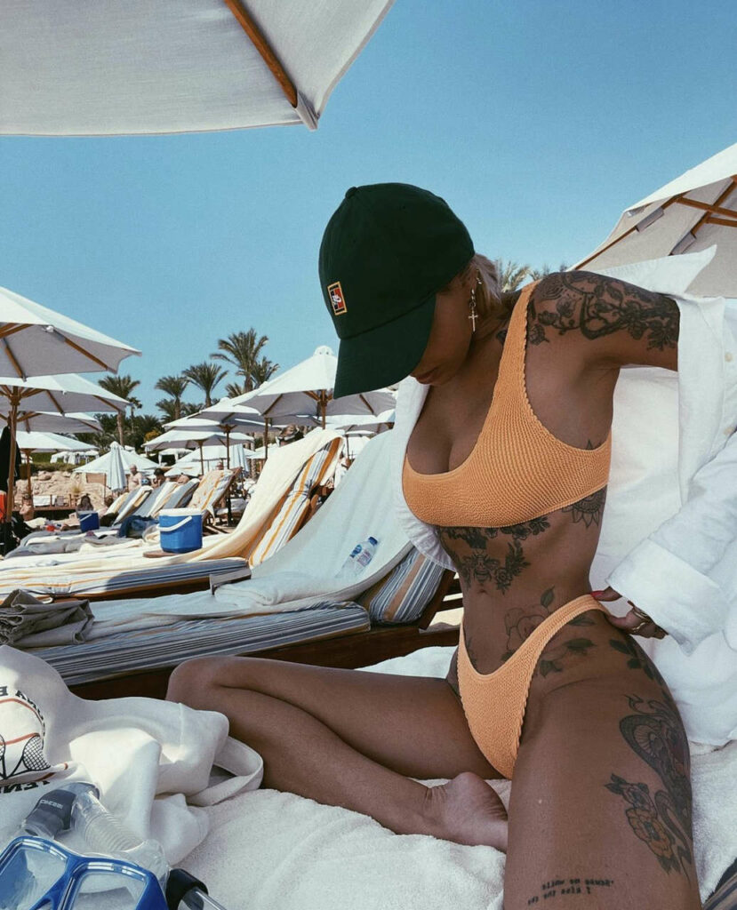 Tina Louise Feet (4 photos)