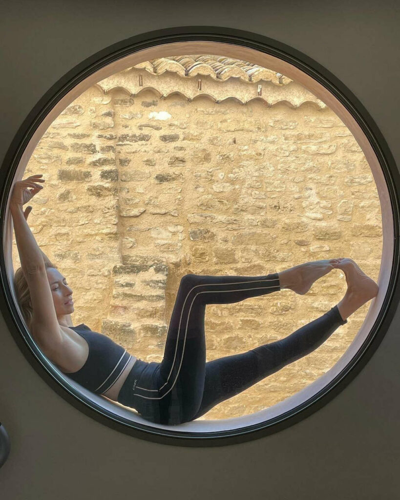 Alexandra Golovanoff Feet (6 images)