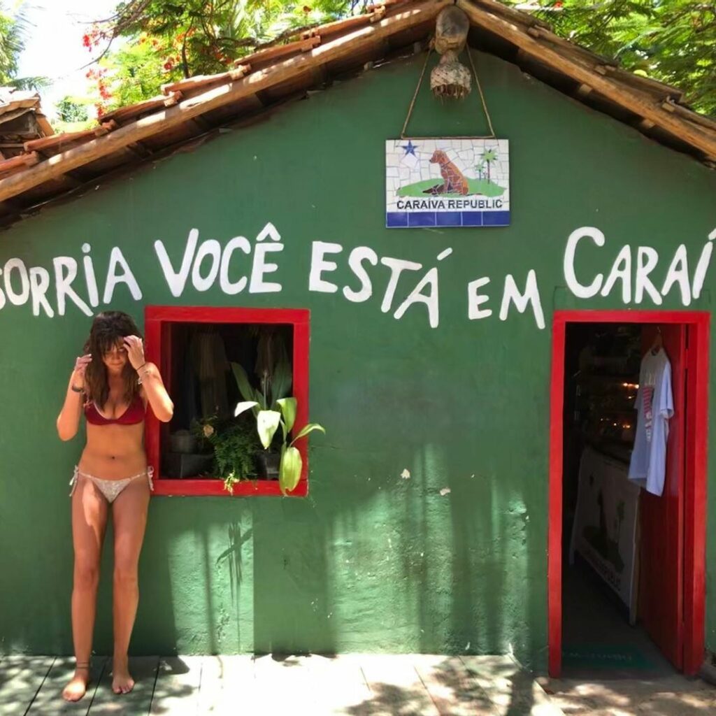 Lina Melo Feet (3 images)