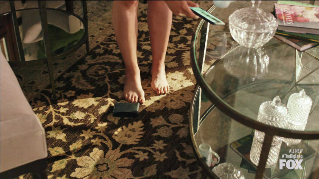 Piper Perabo Feet (2 photos)