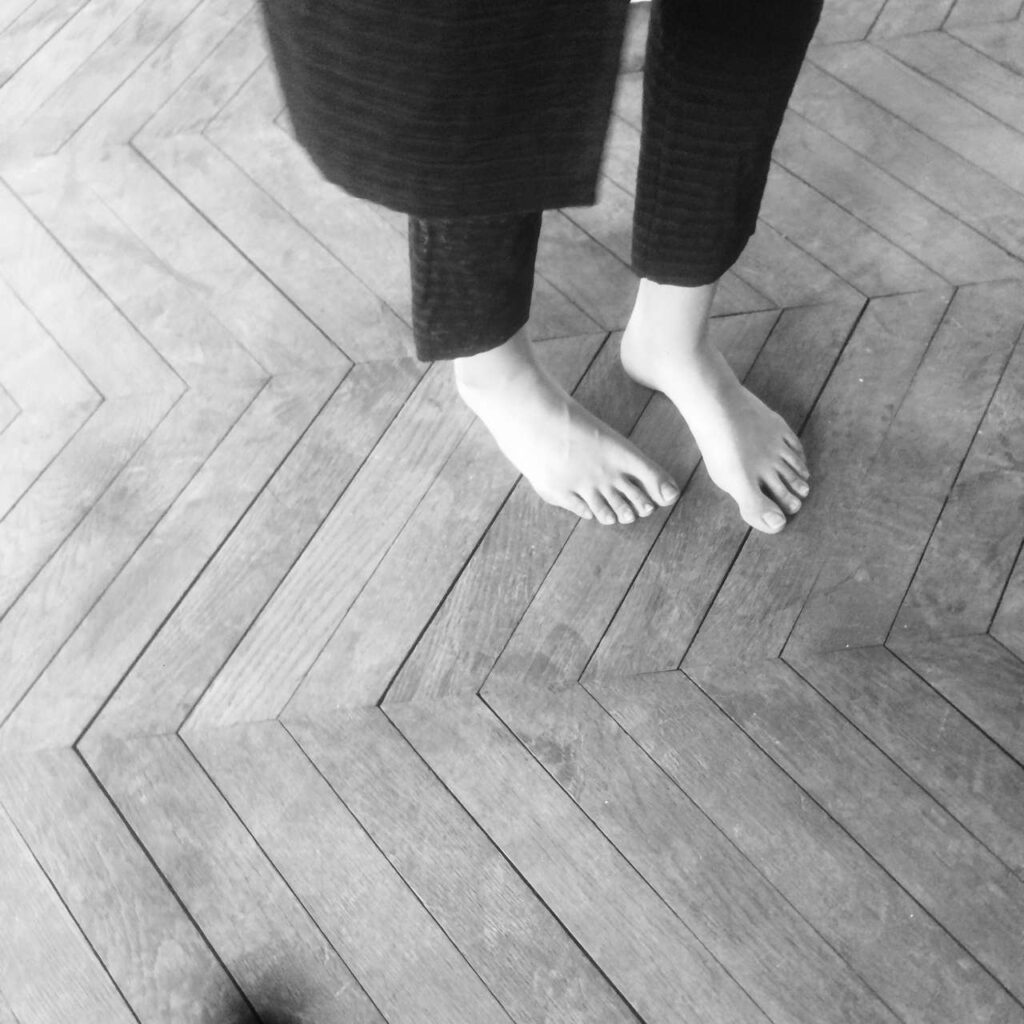 Aomi Muyock Feet (9 photos)