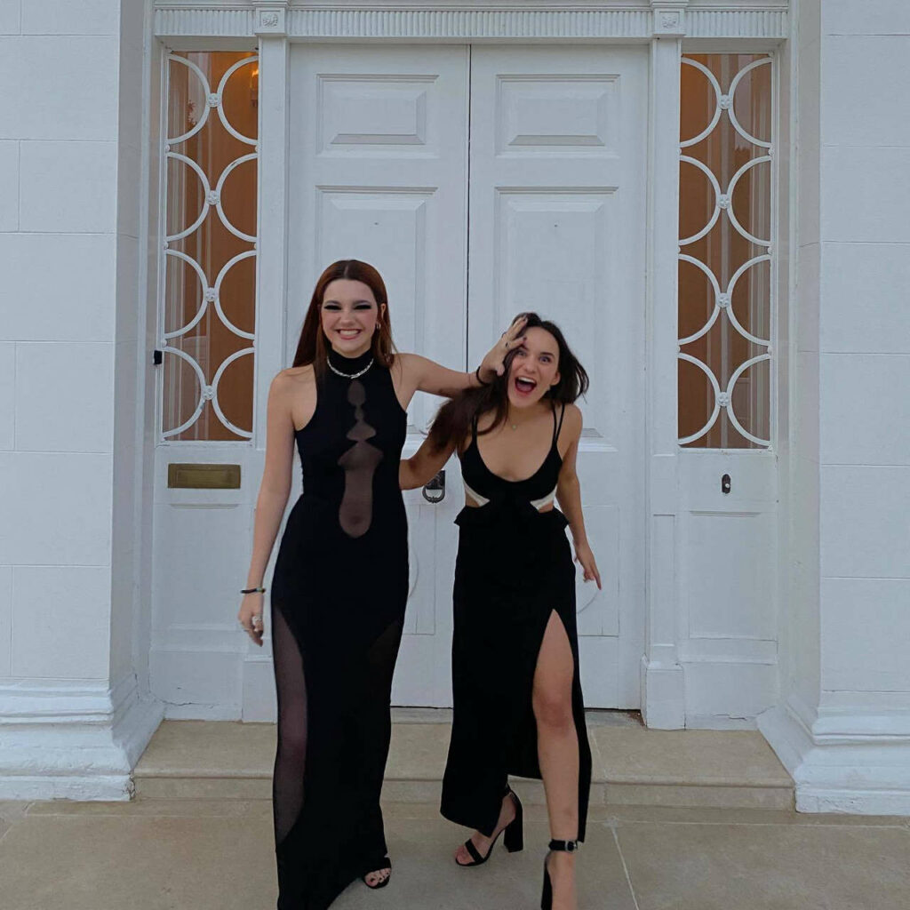 Emily Carey Feet (3 photos)