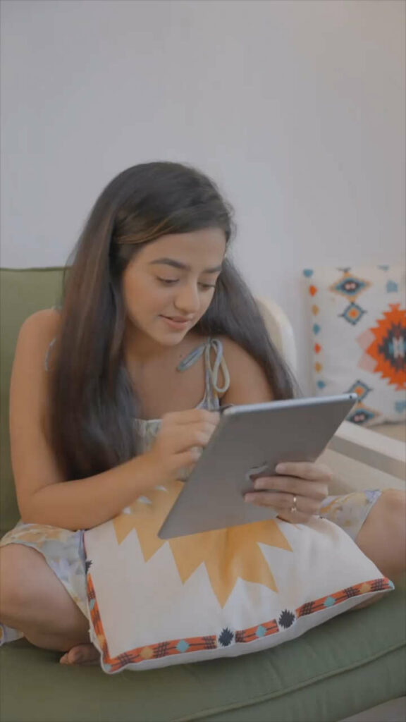 Helly Shah Feet (10 photos)