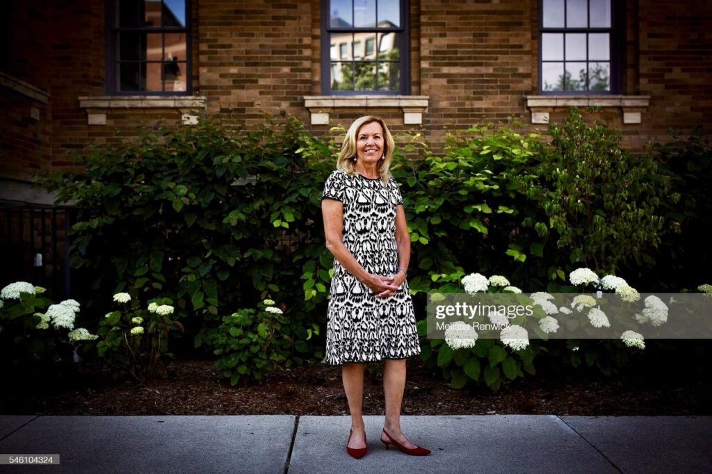 Christine Elliott Feet (3 photos)
