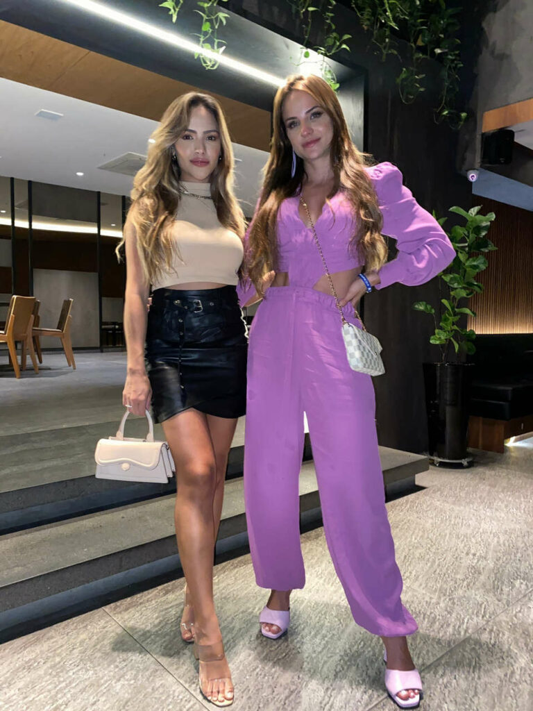 Gabi Luthai Feet (3 photos)