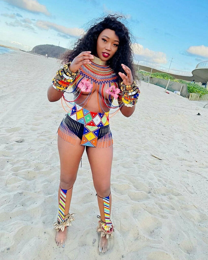 Nelisiwe Sibiya Feet (2 photos)
