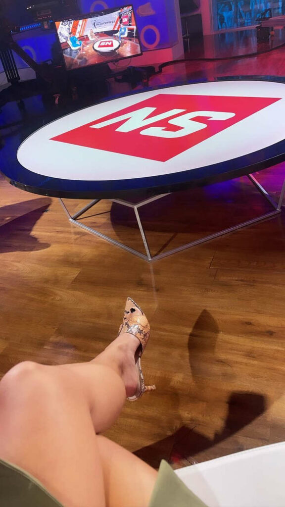 Charly Arnolt Feet (4 images)