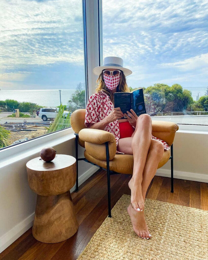 Kate Walsh Feet (3 photos)