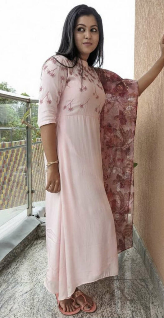 Sruthy Suresh Feet (6 photos)