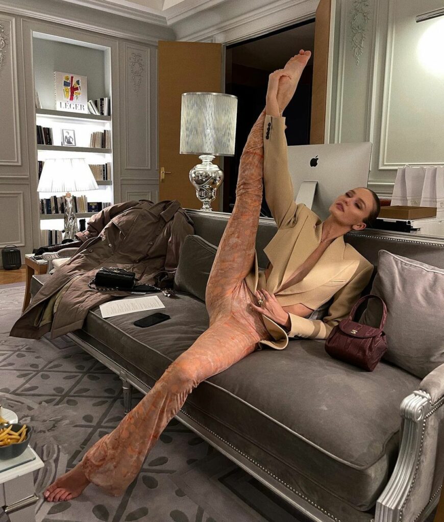 Kristina Romanova Feet (2 photos)