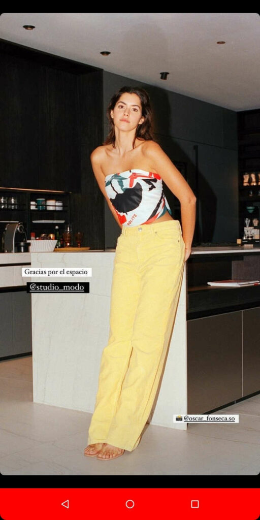 Paulina Vega Feet (3 images)