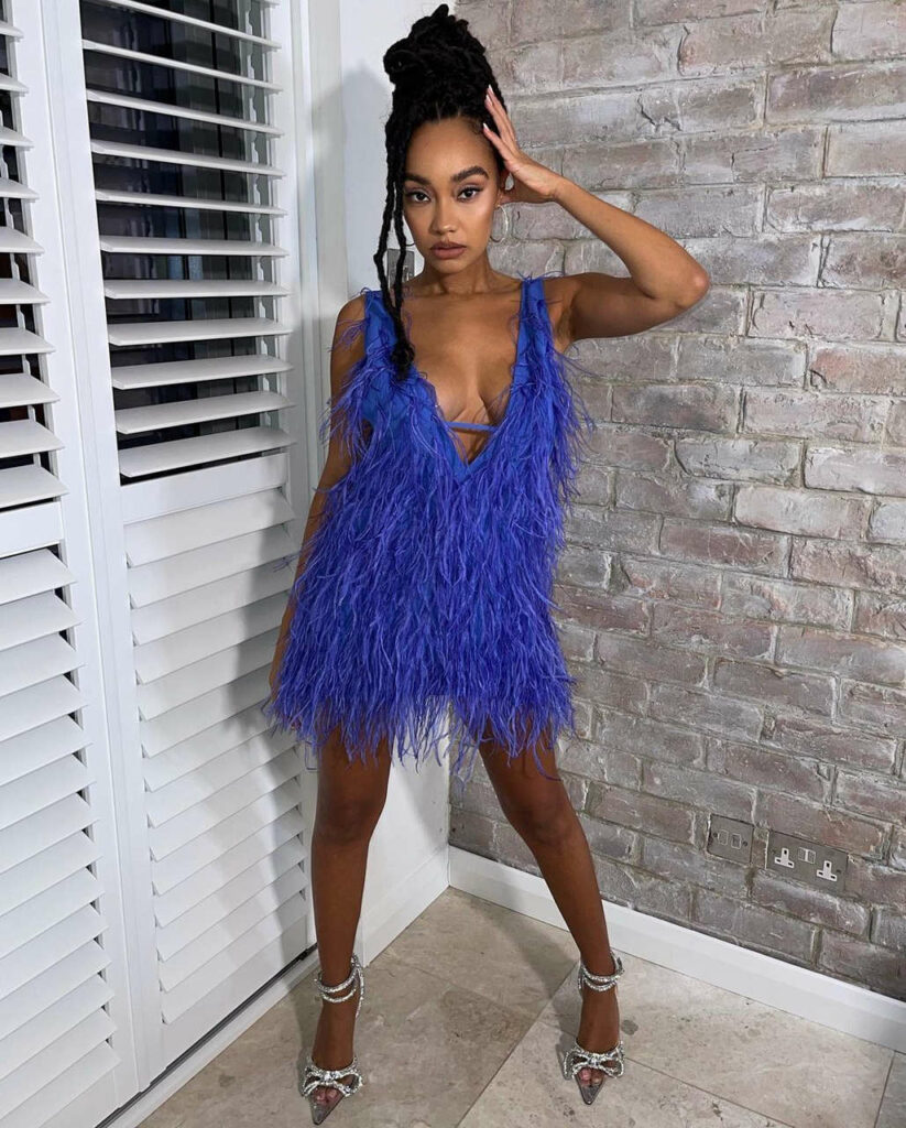 Leigh Anne Pinnock Feet (2 photos)