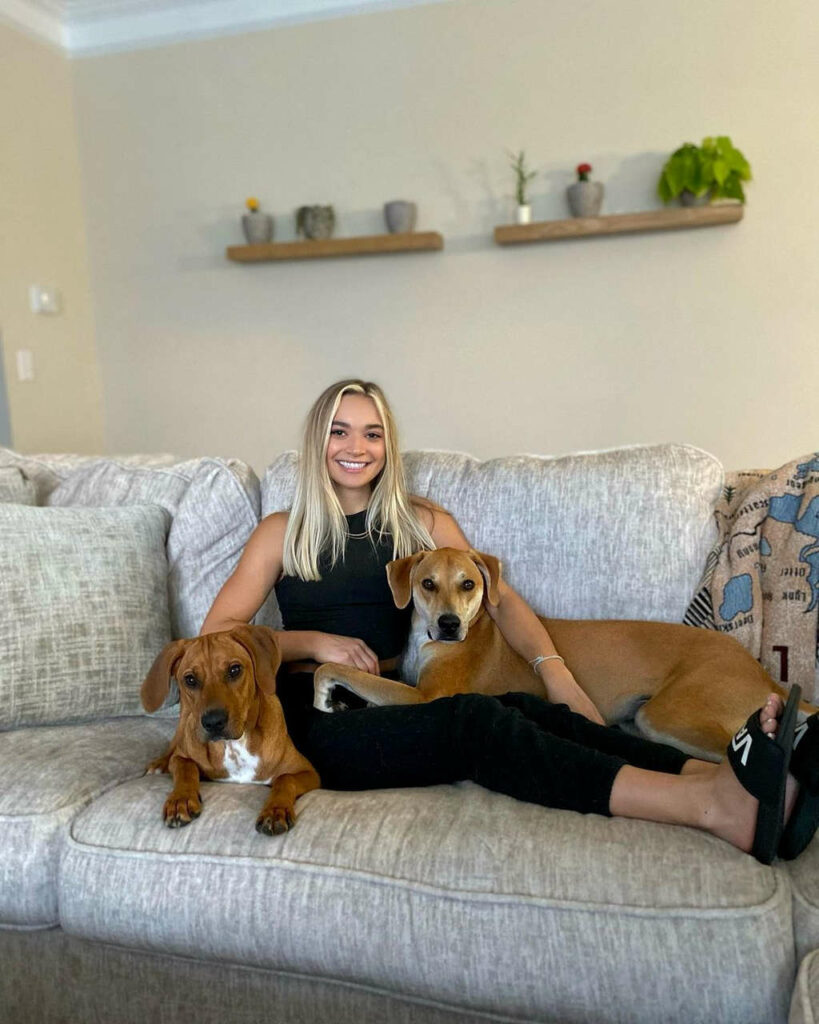 Natalie Decker Feet (3 photos)