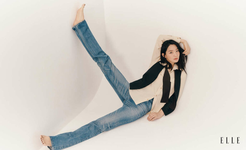 Shin Min Ah Feet (6 photos)