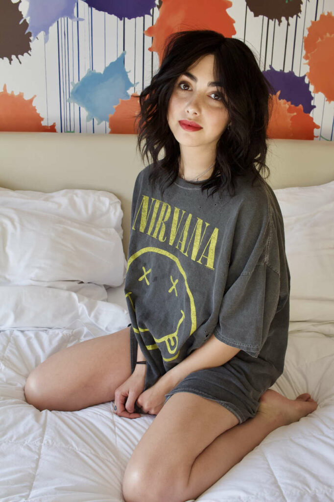 Alexa Mansour Feet (2 images)