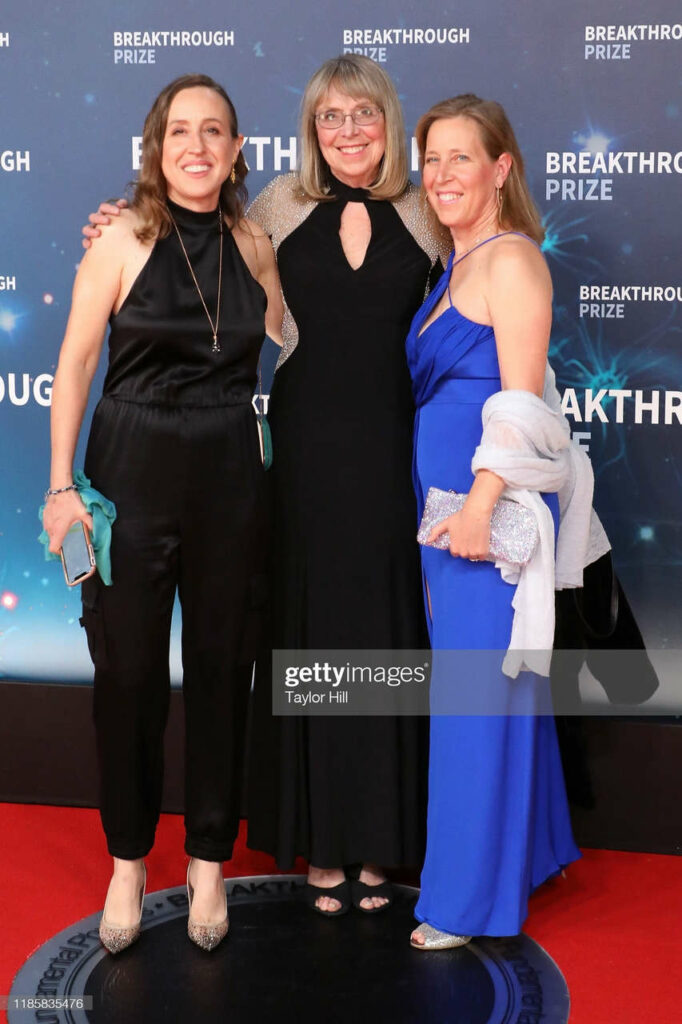 Susan Wojcicki Feet (2 photos)