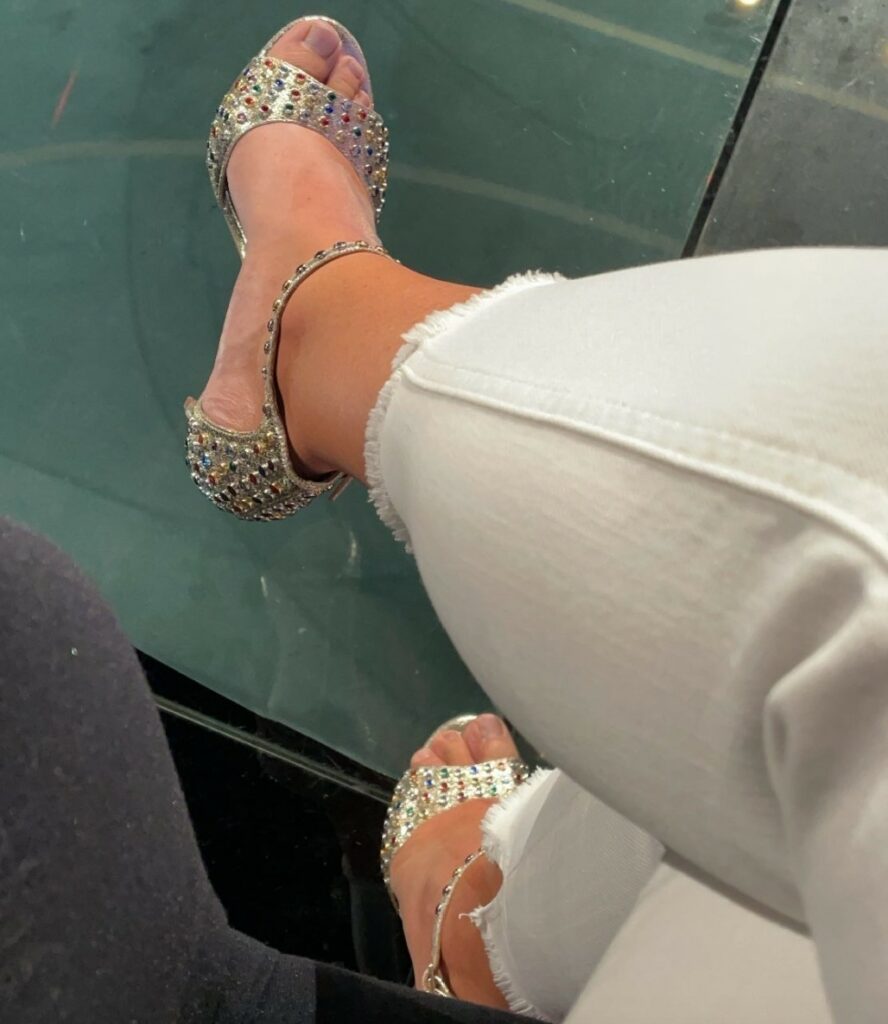 Nira Juanco Feet (2 photos)