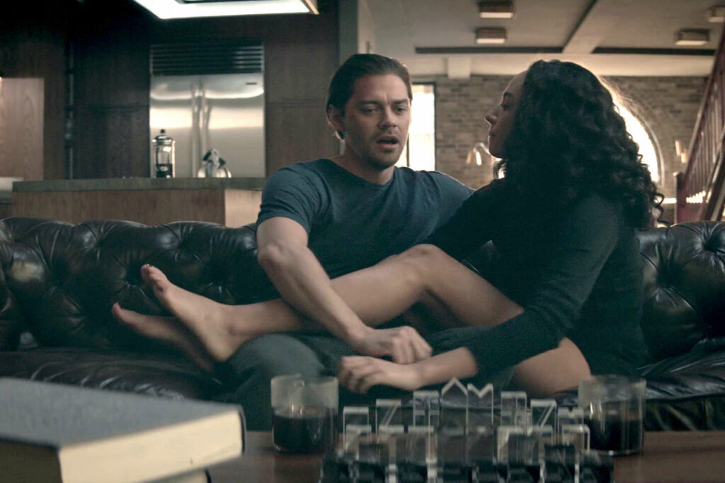 Aurora Perrineau Feet (3 images)