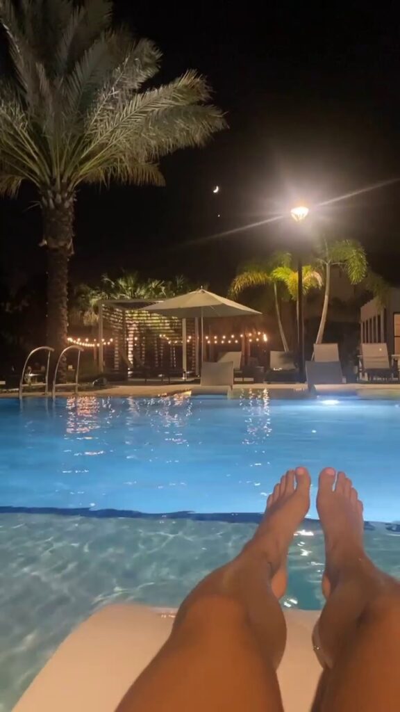 Taynara Melo Feet (2 images)