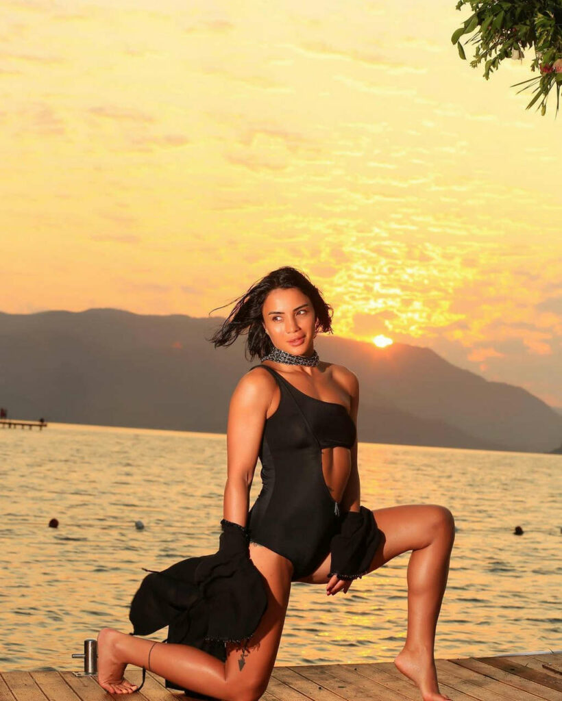 Sabriye Sengul Feet (2 images)