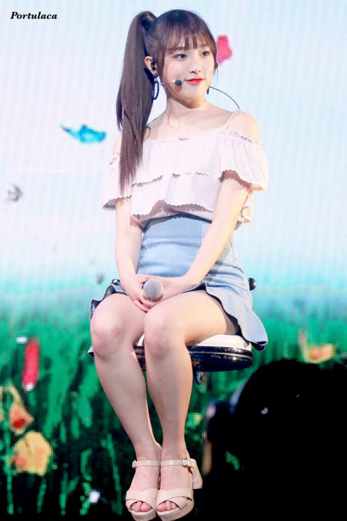 Ye Na Choi Feet (2 photos)