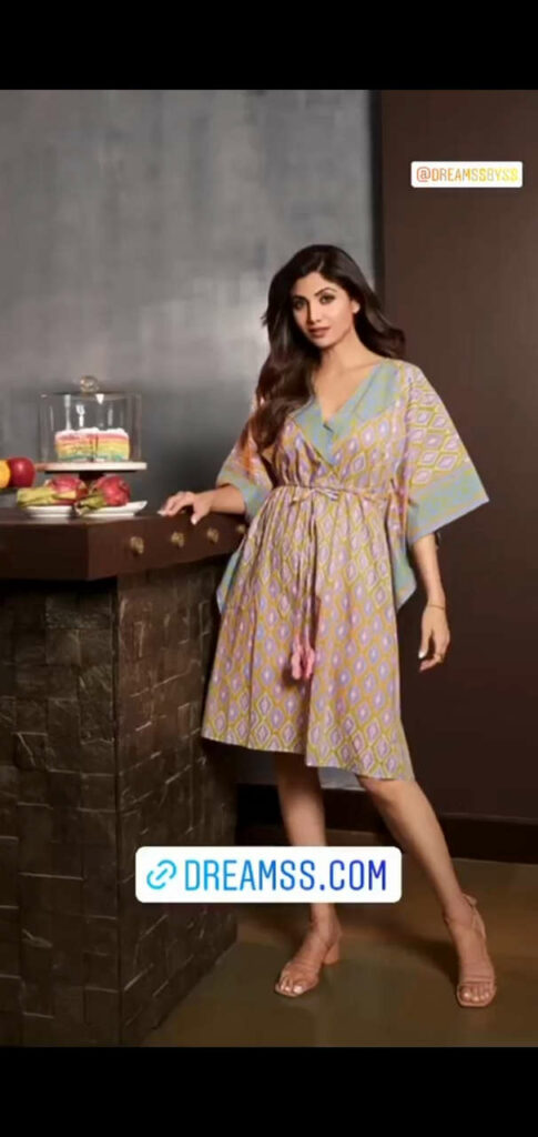 Shilpa Shetty Feet (3 photos)