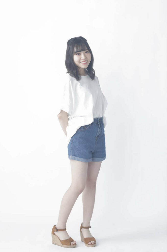Sayuri Date Feet (3 photos)