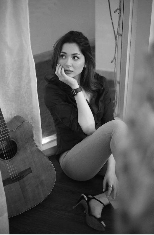 Hania Aamir Feet