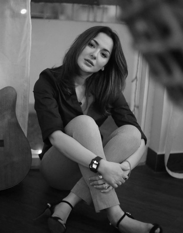 Hania Aamir Feet