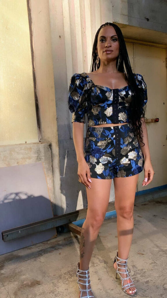 Goapele Feet (2 pictures)