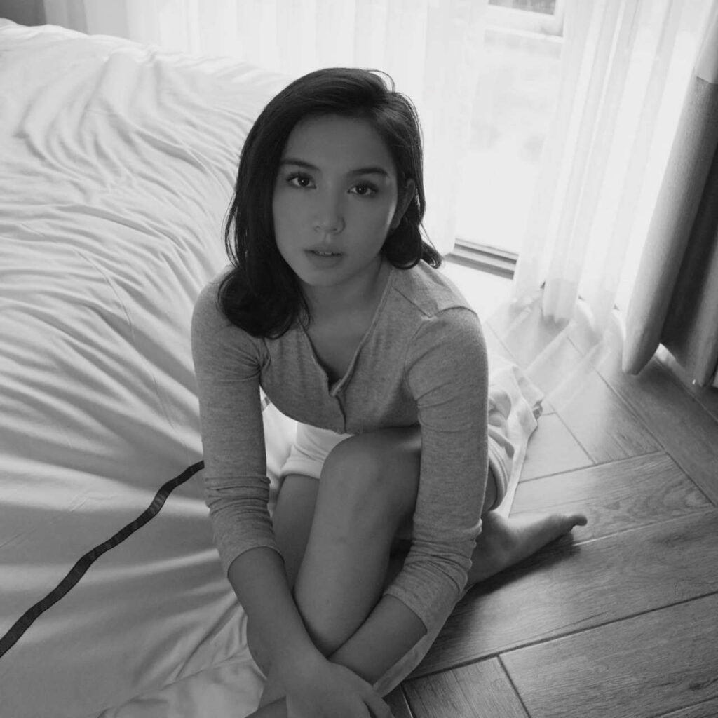 Kyline Alcantara Feet (3 images)