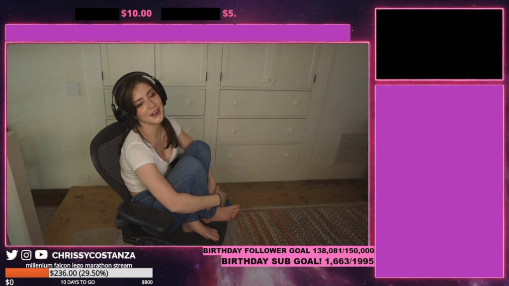 Chrissy Costanza Feet (2 photos)