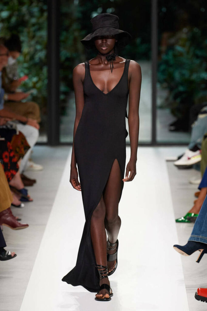 Ajok Madel Feet (2 images)