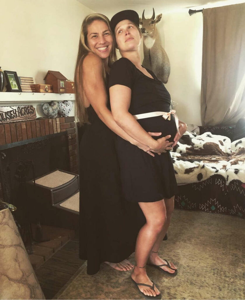 Ronda Rousey Feet (2 images)