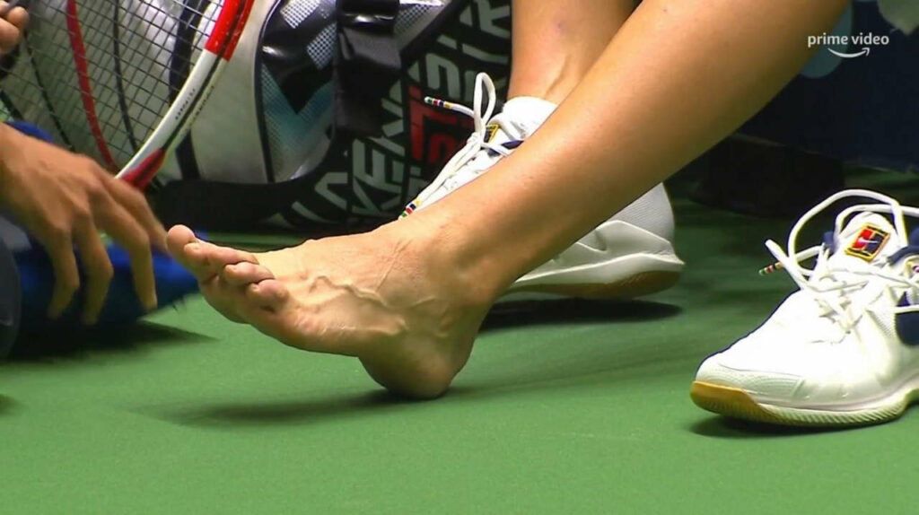 Natalia Vikhlyantseva Feet (2 photos)