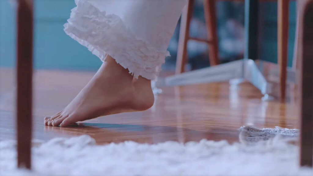 Riho Yoshioka Feet (2 photos)