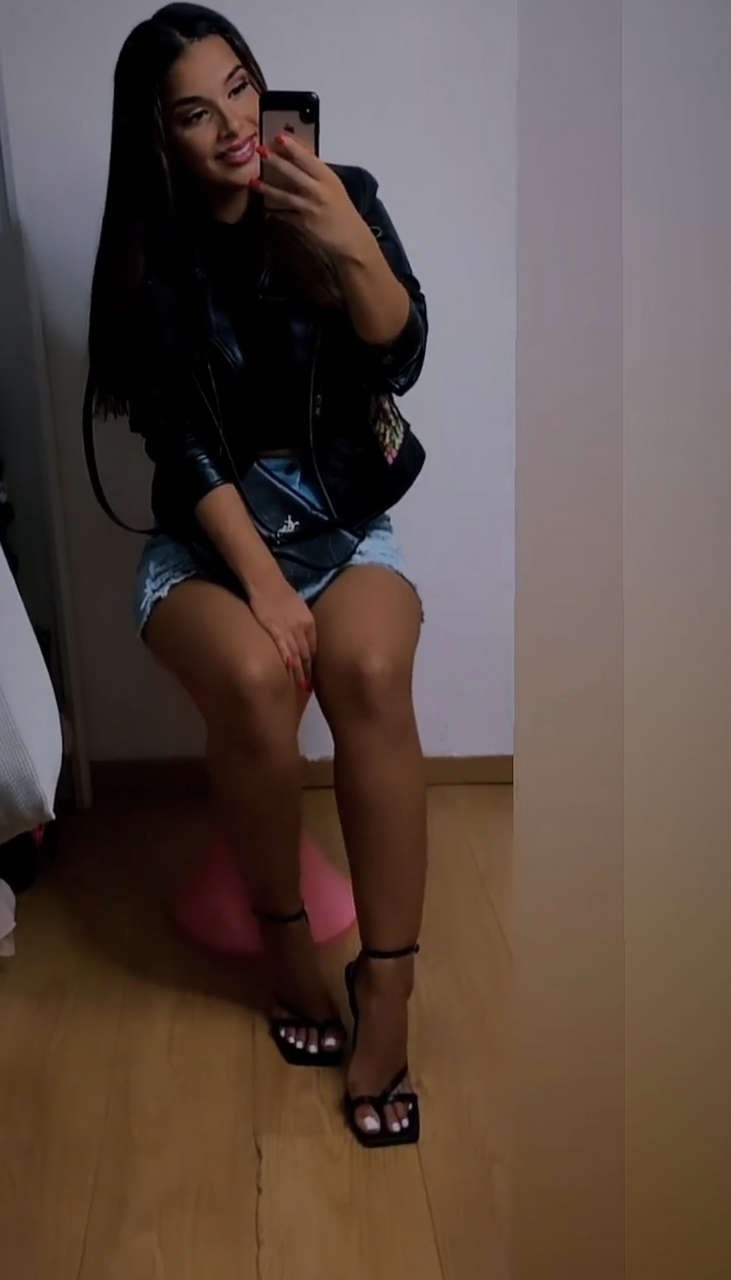 Emilia Cheranti Feet