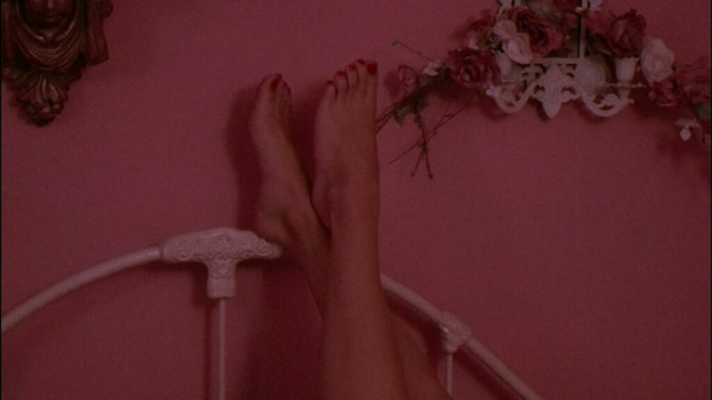 Elizabeth Cooke Feet (2 photos)