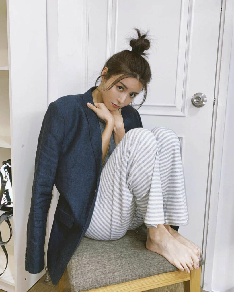 Shirley Chan Feet (2 images)