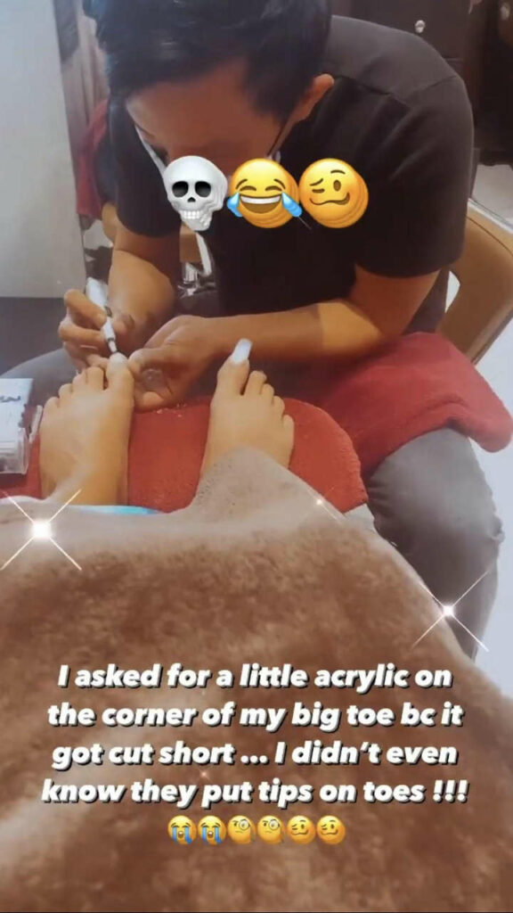 Amanda Saccomanno Feet (4 pictures)