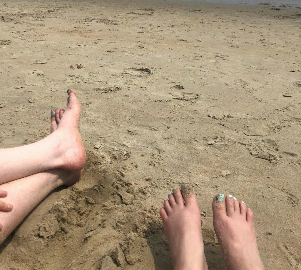 Lindsey Reiser Feet (2 photos)