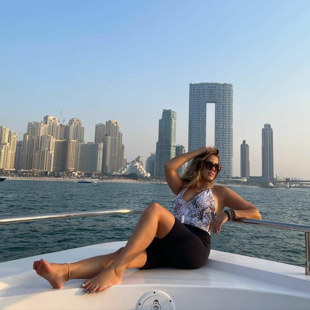 Cristina Almasan Feet (2 images)