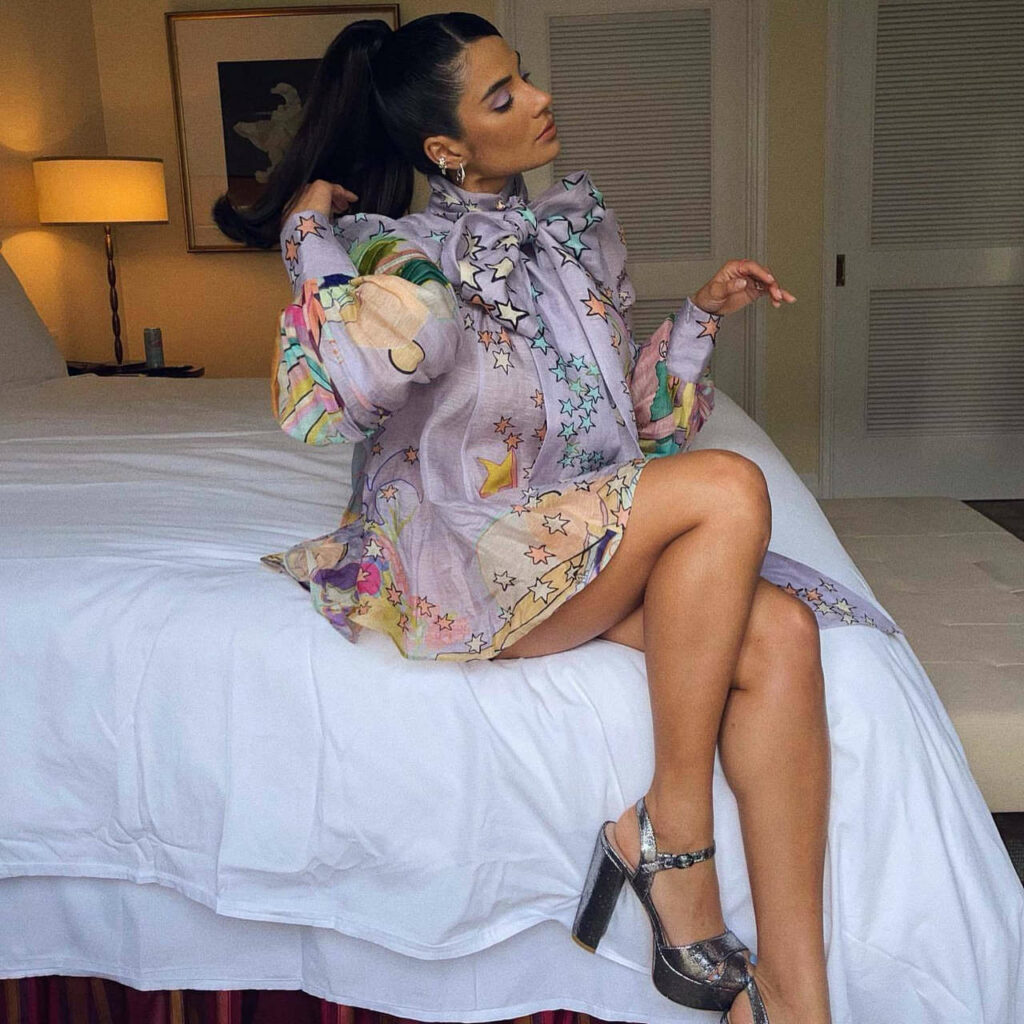 Diane Guerrero Feet (3 photos)