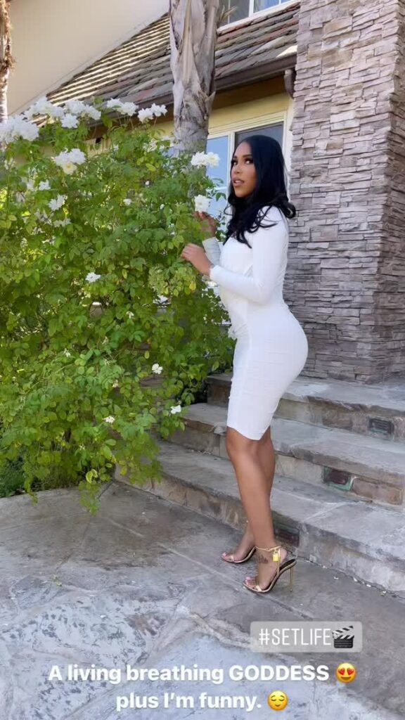 Jasmin Brown Feet (18 images)