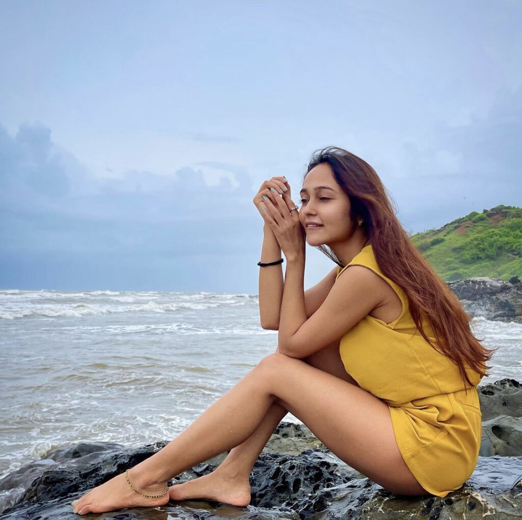 Akriti Singh Feet (12 photos)